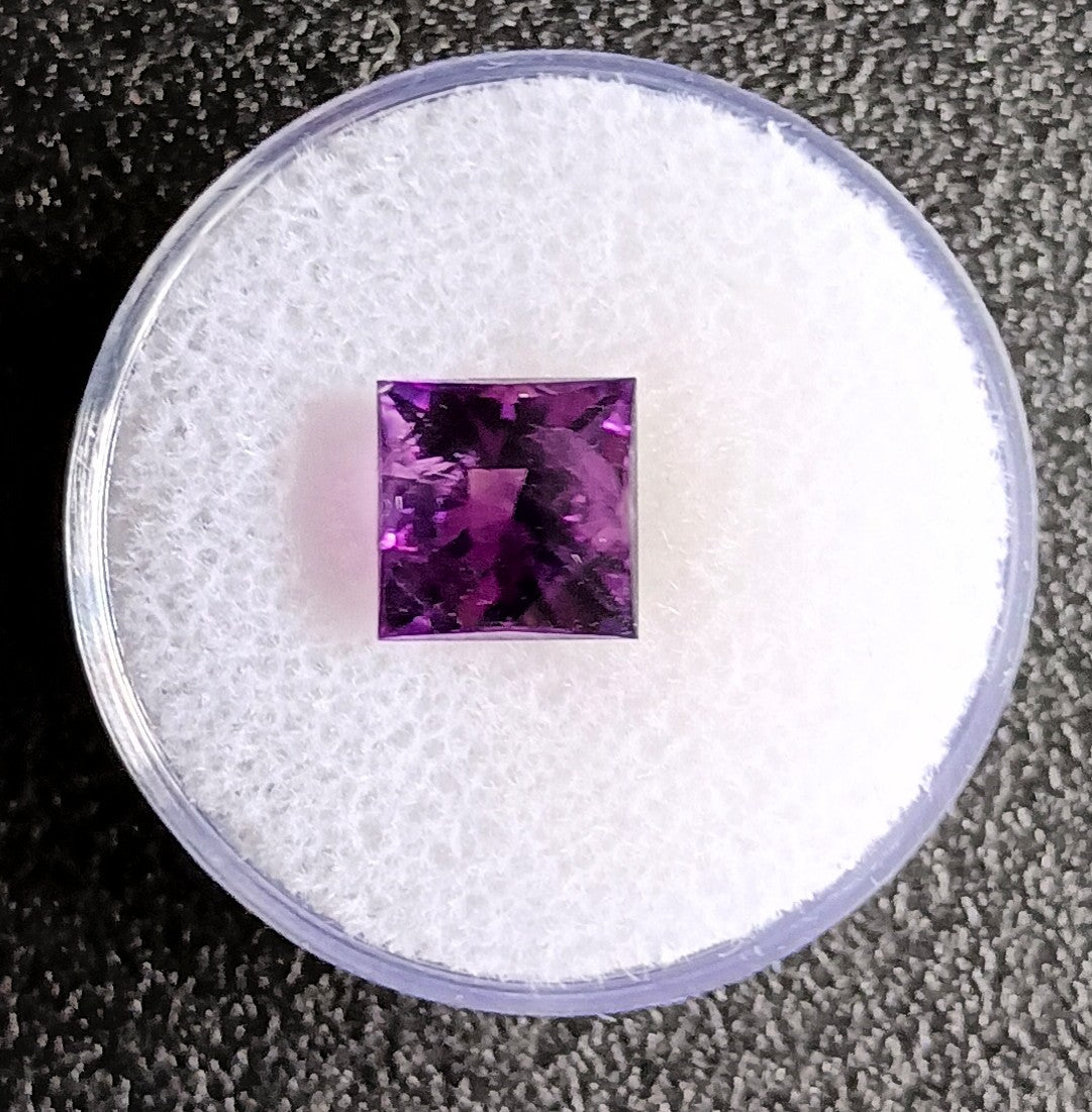HBM-FS-31 Amazing Faceted Amethyst Gemstone