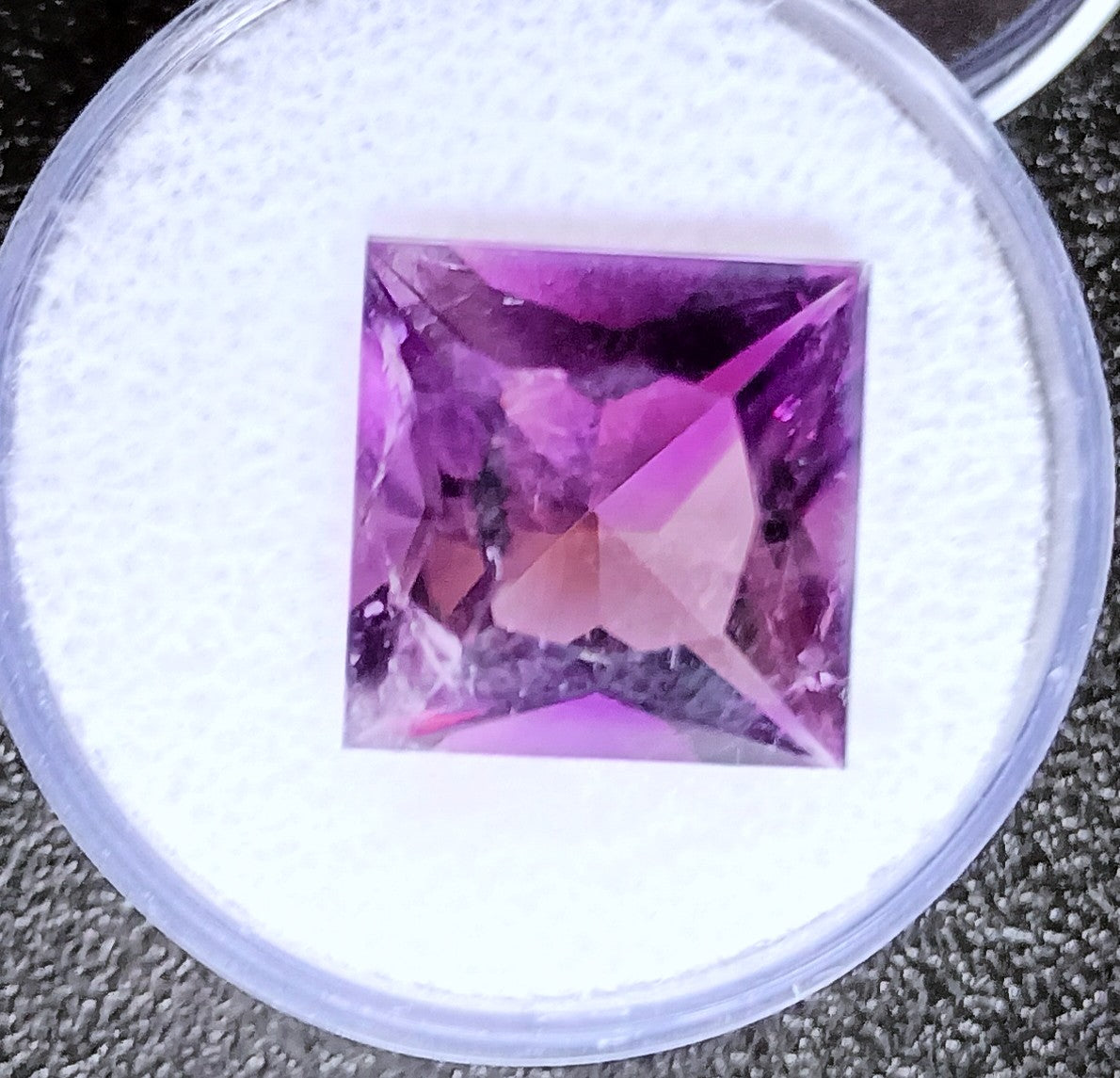 HBM-FS-06  Beatiful Faceted Amethyst Gemstone