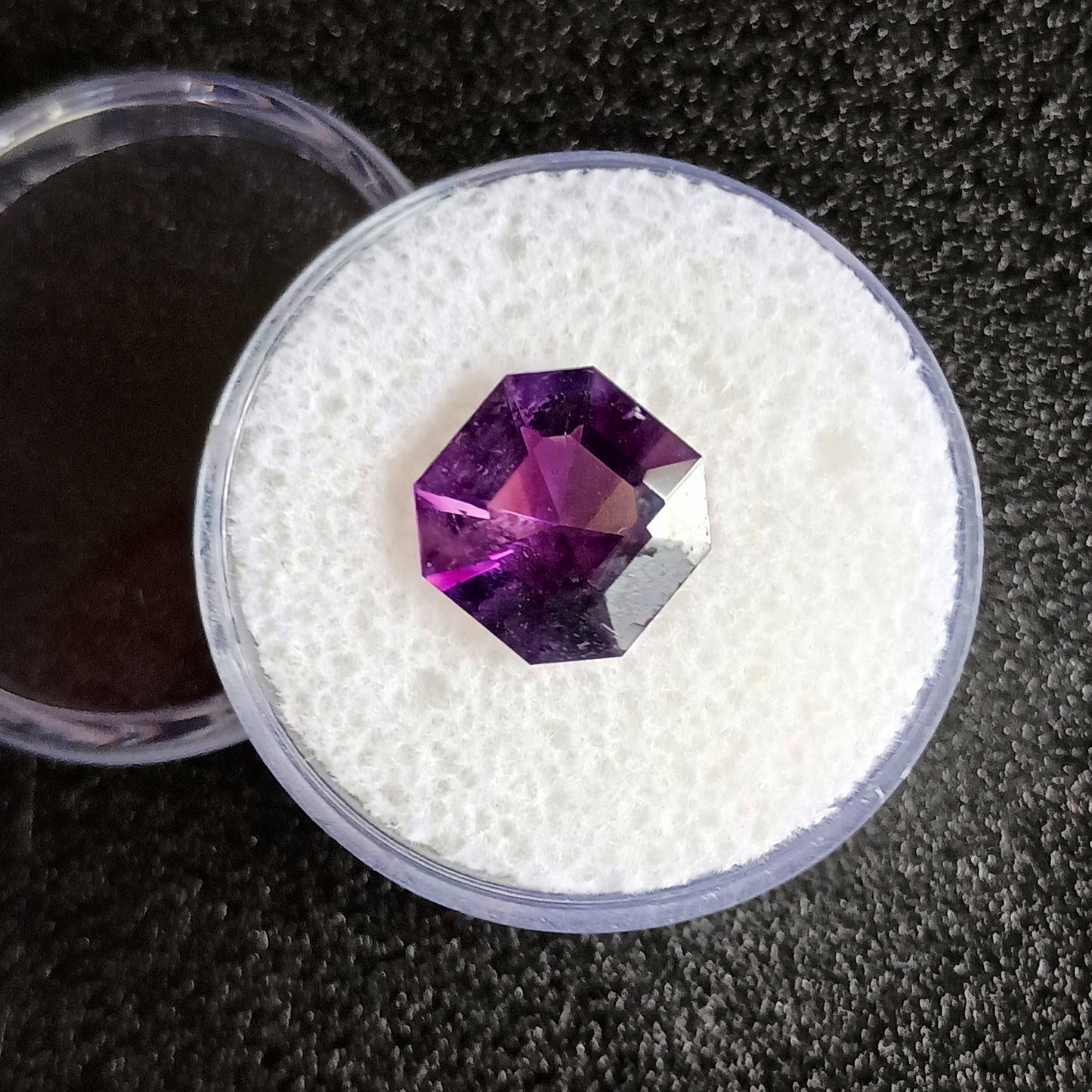 HBM-FS-08  Beautiful Faceted Amethyst Gemstone