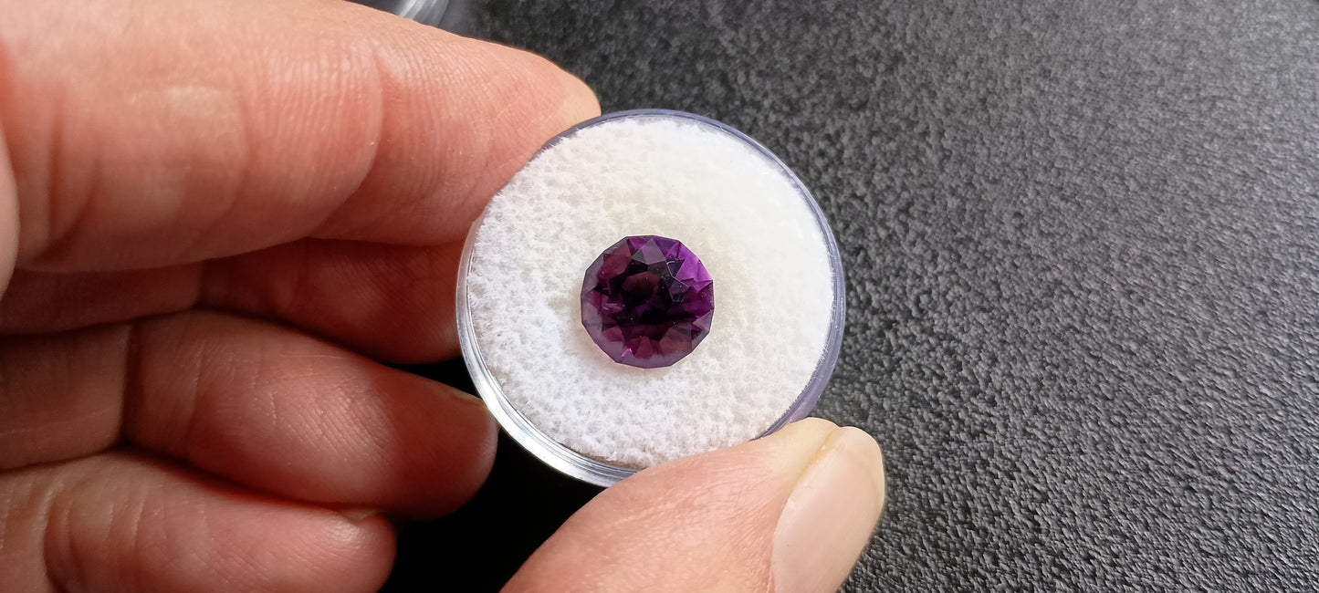 HBM-FS-09  Beatiful Faceted Amethyst Gemstone