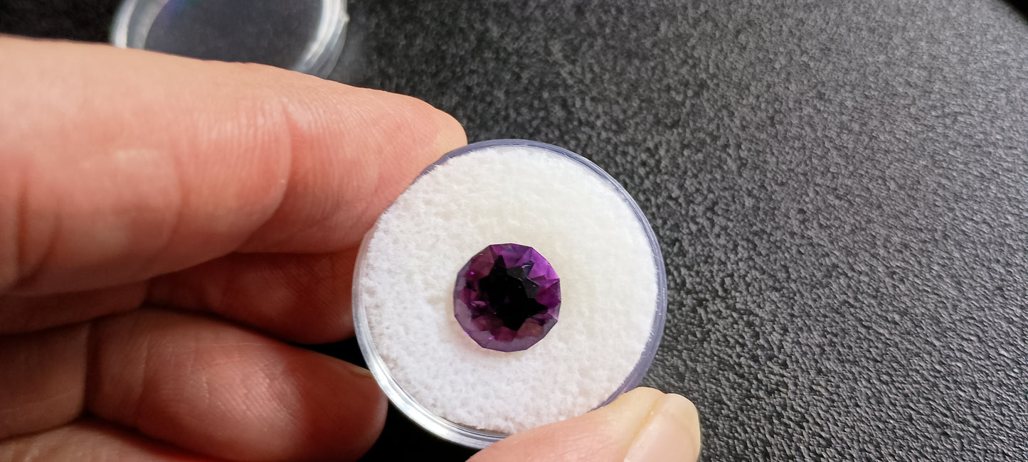 HBM-FS-09  Beatiful Faceted Amethyst Gemstone