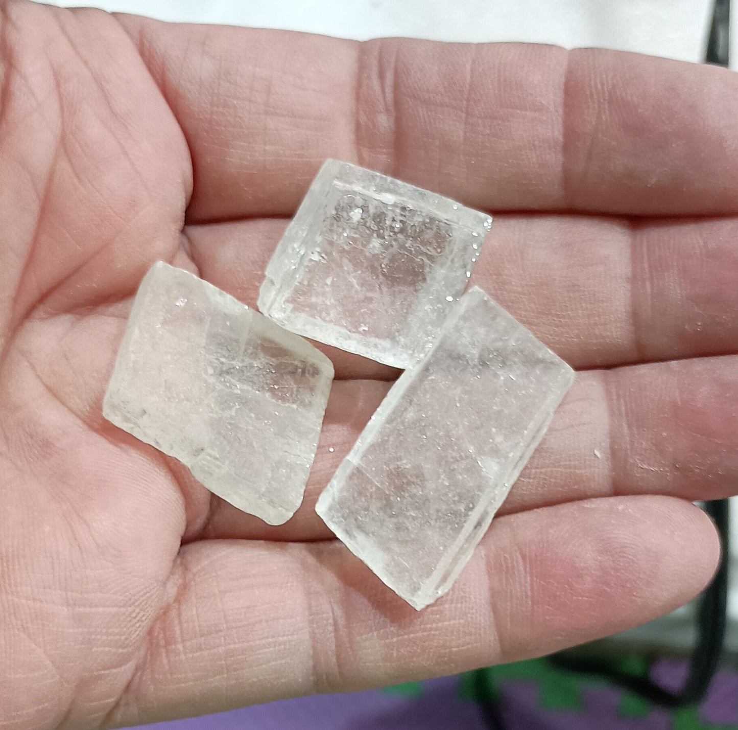 UV reactive Optical Calcite